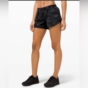 Lululemon Hotty Hot Low Rise 4 Inch Camo.